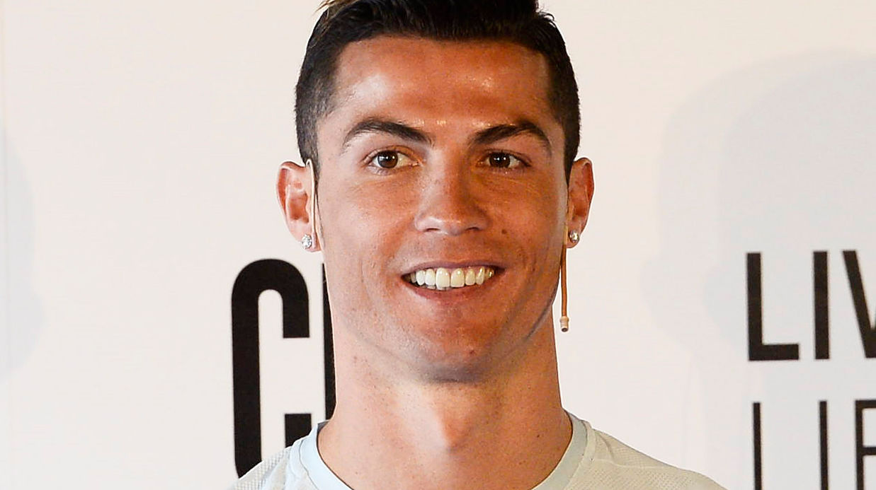 PHOTO Cris­tiano Ronaldo très amou­reux de Geor­gina Rodri­guez sur Insta­gram