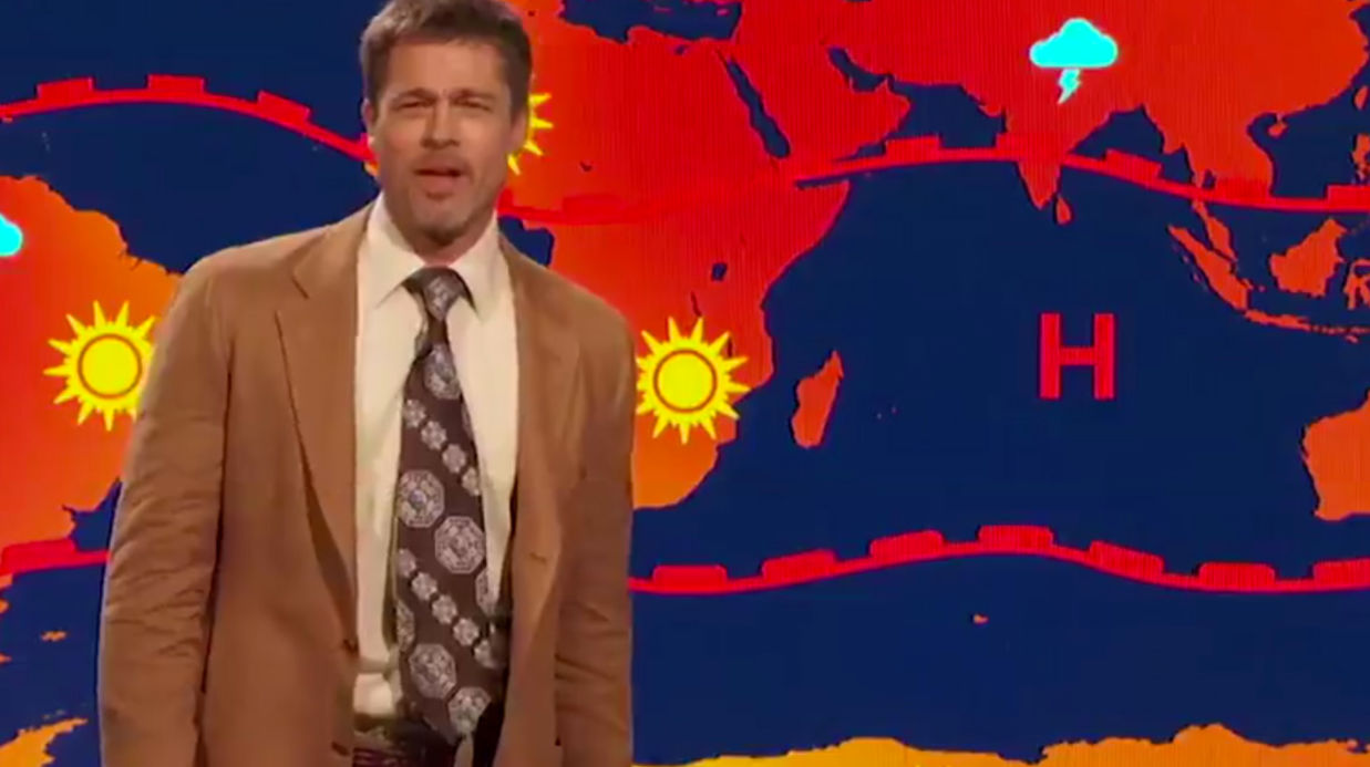 Brad Pitt hila­rant en Monsieur Météo d’un autre temps dans une vidéo enga­gée diri­gée contre… Donald Trump