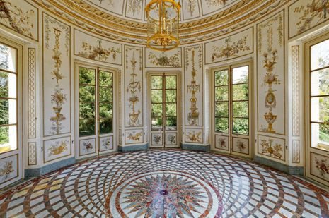 L'intérieur du Belvédère du Petit Trianon à Versailles L'intérieur du Belvédère du Petit Trianon à Versailles