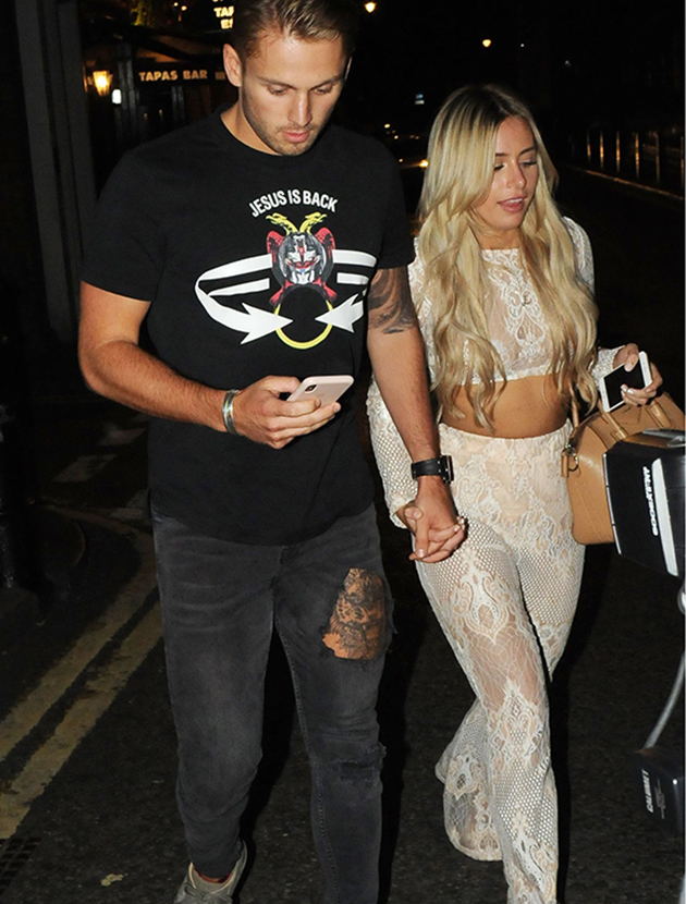  Love Island Charlie Ellie 