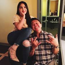 جوليا باريتو مع والدها 