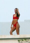 Jen Selter montre sa silhouette tendue tout en posant dans plusieurs bikinis pour une séance photo au Mexique