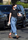 Lena Headey prend un café alors qu'elle fait des courses à Los Angeles