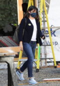 Jennifer Garner vérifie la construction de sa nouvelle maison avant de faire des courses avec sa fille à Brentwood, en Californie