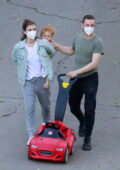 Kate Mara et Jamie Bell emmènent leur fille prendre l'air dans le quartier de Los Feliz, en Californie