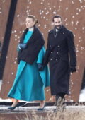 Yvonne Strahovski et Joseph Fiennes film des scènes en plein air pour 'Handmaid's Tale' à Toronto, Canada
