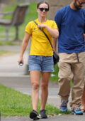 Natalie Portman et son mari Benjamin Millepied sortent déjeuner avec leurs enfants à Sydney, Australie