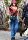 Dua Lipa a l'air à la mode alors qu'elle sort avec Anwar Hadid pour faire ses courses chez Erewhon à Los Angeles