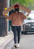 Kate Mara ramasse des cartons de FedEx et des boissons pour aller à Los Feliz, Californie