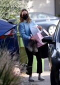 Olivia Wilde a été vue en train de transporter des affaires dans la maison qu'elle partage avec Jason Sudeikis à Los Angeles