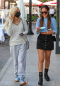 Pia Mia et Inanna Sarkis Prenez une bouchée au 208 Rodeo Restaurant à Beverly Hills, Californie