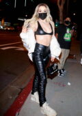 Tana Mongeau et Harry Jowsey profiter d'un dîner au BOA Steakhouse à West Hollywood, Californie