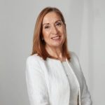 السيرة الذاتية لآنا القس جوليان