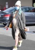 Hilary Duff passe un test COVID avant de faire l'épicerie chez Trader Joes à Los Angeles