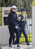 Katherine Schwarzenegger et Christina Schwarzenegger vu quitter leur leçon de tennis à Brentwood, Californie