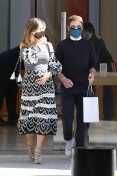 Zulay Henao - Shopping à l'Apple Store de Beverly Hills 21/03/2021 Zulay Henao - Shopping à l'Apple Store de Beverly Hills 21/03/2021
