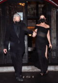 Catherine Zeta-Jones et Michael Douglas vu quitter leur appartement à New York
