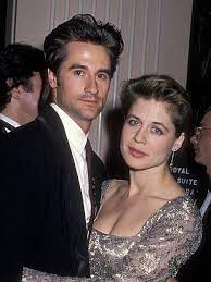 ليندا هاميلتون مع زوجها السابق بروس