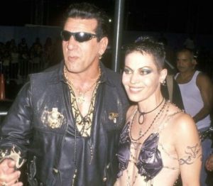 جوان جيت مع صديقها السابق تشاك