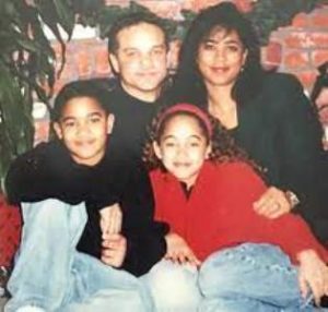 تشالي روز مع عائلتها