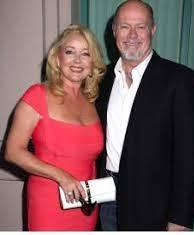 لحن توماس سكوت مع زوجها إدوارد