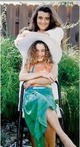 كوت دي بابلو مع أختها