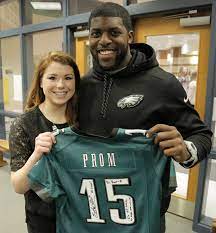 إيمانويل آكو مع صديقته السابقة هانا