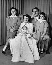 مارلو توماس مع عائلتها